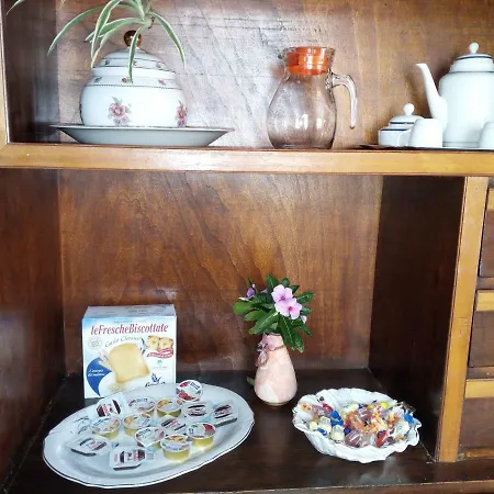 Lo Sparviero Dello Stagnone Appartement *