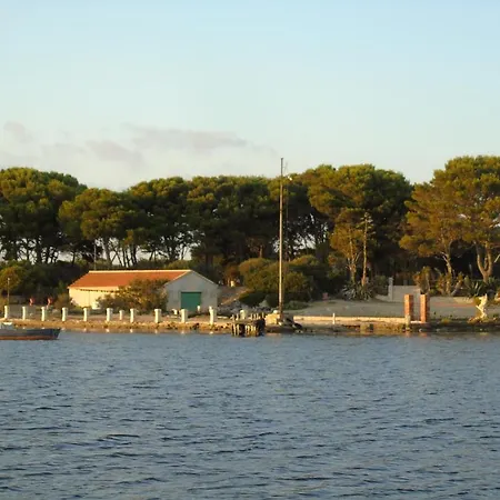 Lo Sparviero Dello Stagnone Appartement *